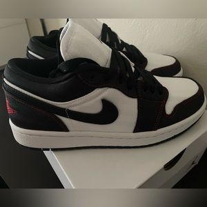 Women’s Air Jordan Retro 1 low SE